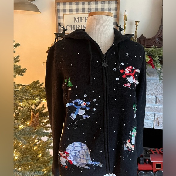 Essentials by Maggie winter holiday themed fleece sweater - Picture 1 of 4